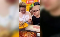 娱乐吃瓜酱人际交往,揭秘网红人际交往的奥秘与技巧