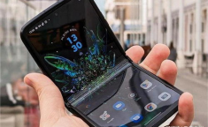 MOTO RAZR 50 ULTRA,颠覆传统，引领折叠屏手机新潮流”