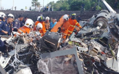 马来西亚坠机,悲剧瞬间，10人遇难，调查仍在进行中